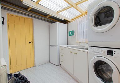 Wedgedin photo 11