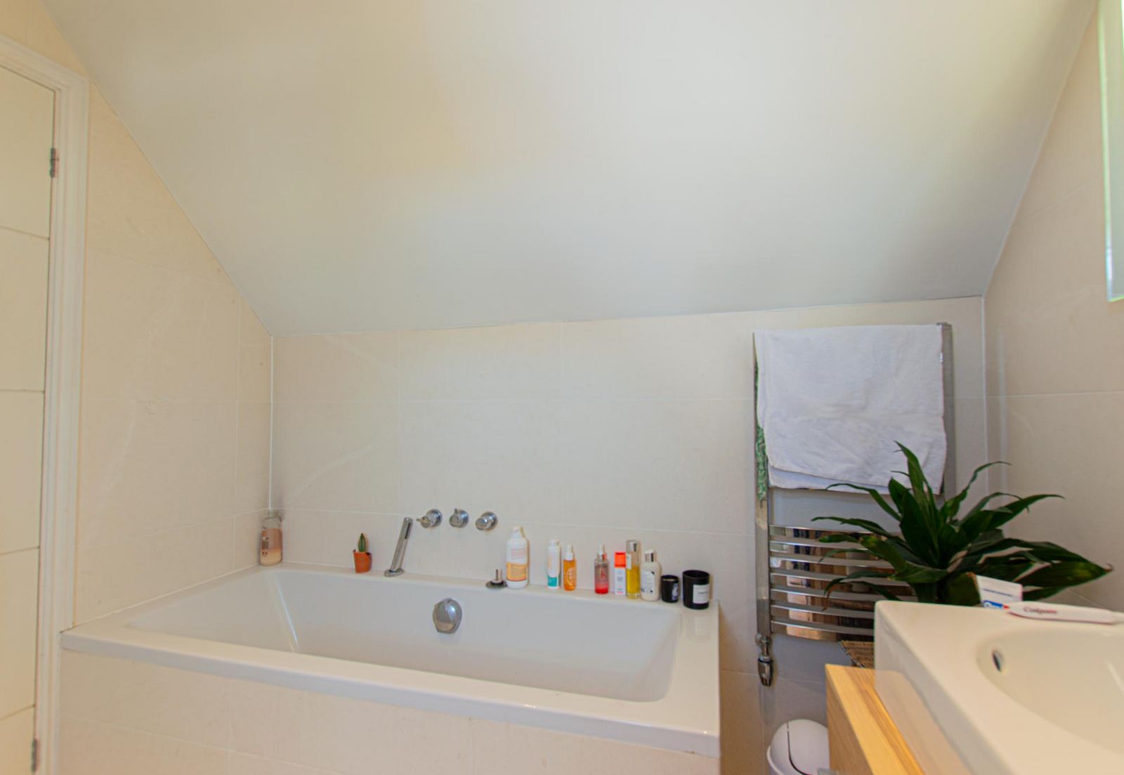 Eildon photo 16