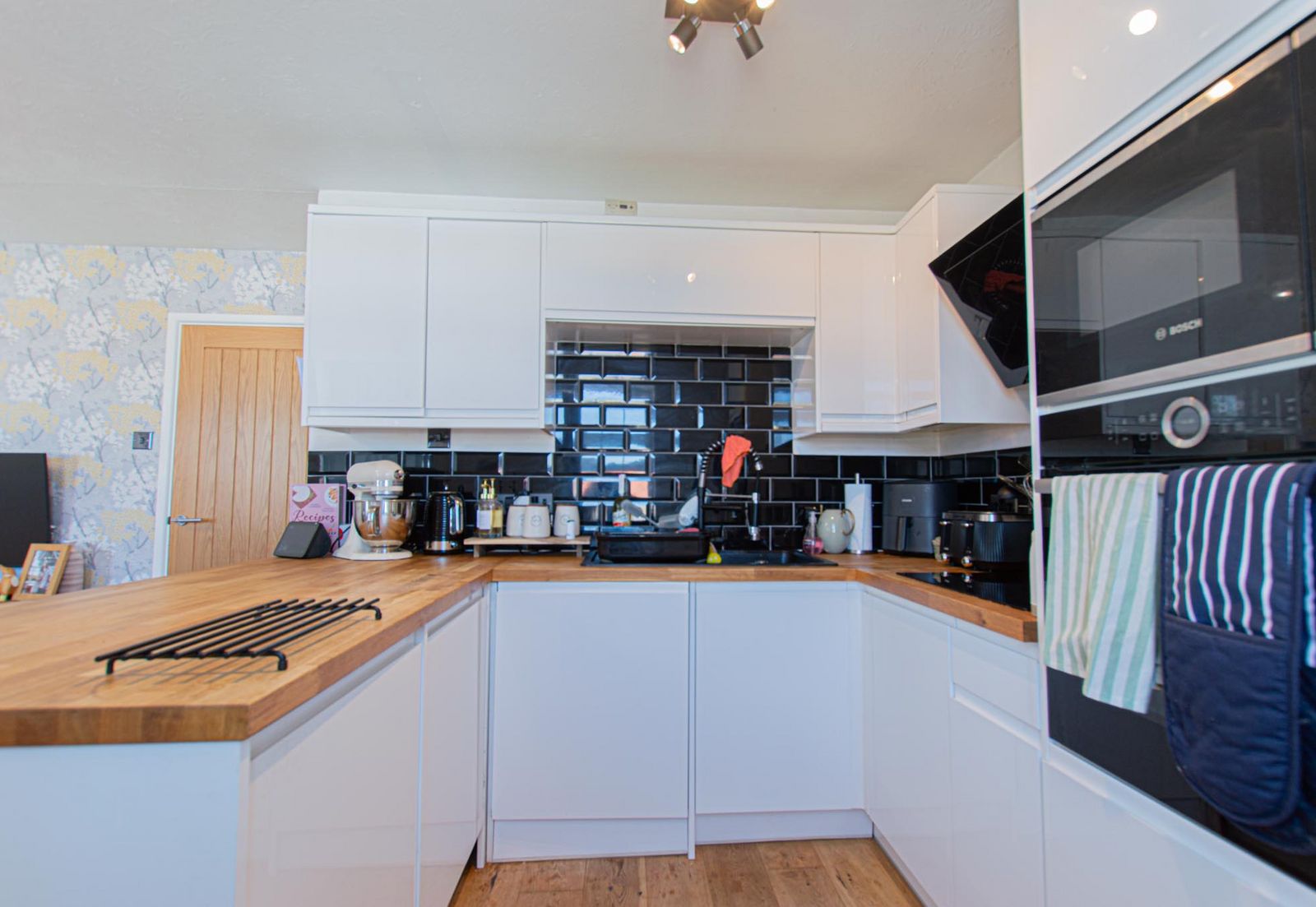 17, Oldwood Court photo 4