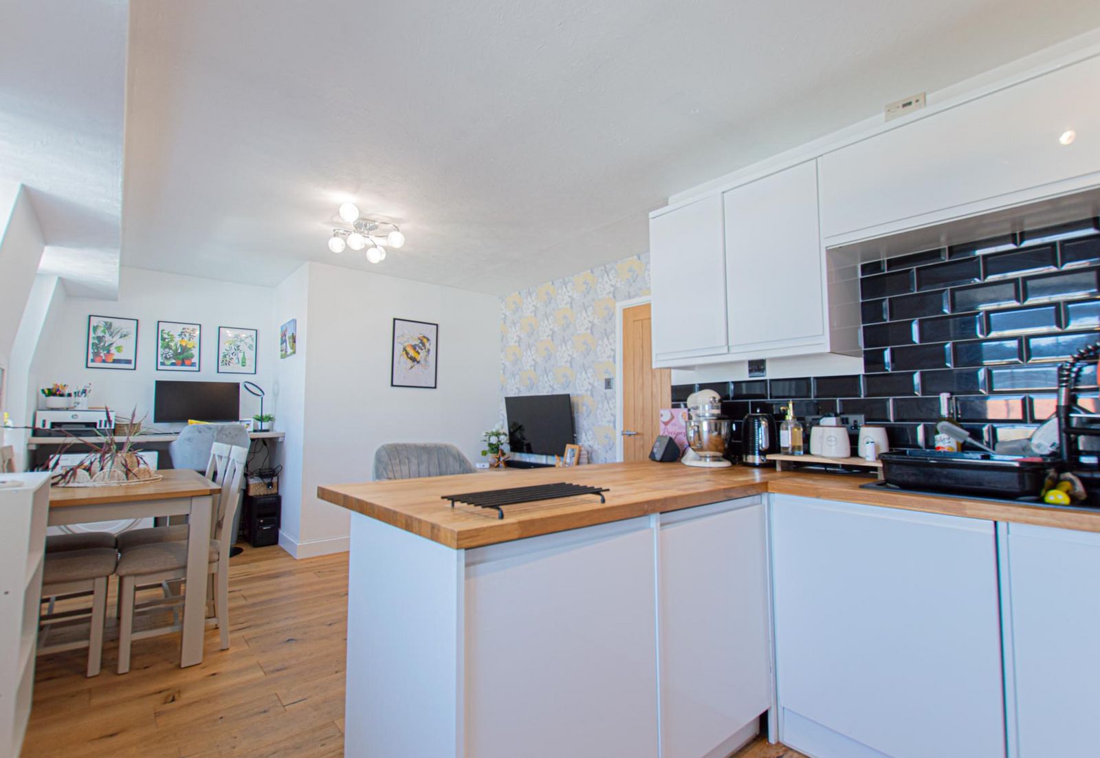 17, Oldwood Court photo 5