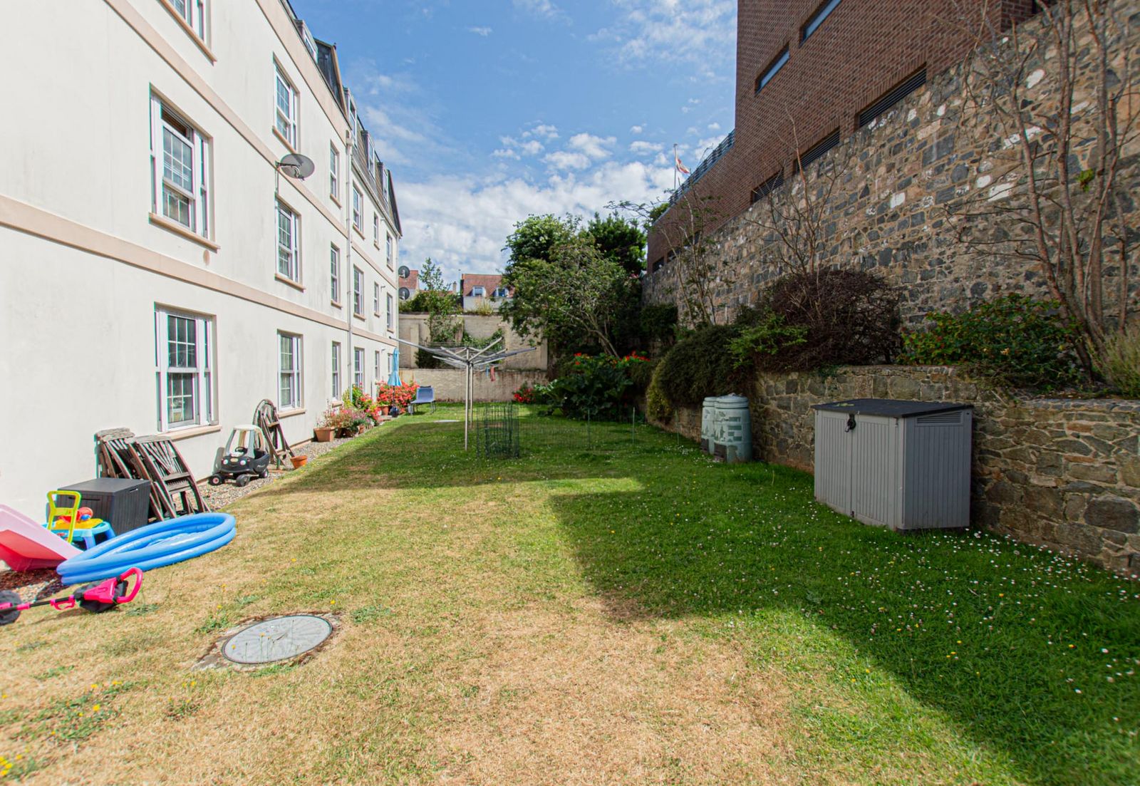 17, Oldwood Court photo 17