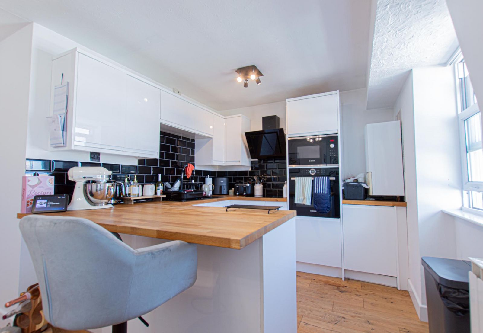 17, Oldwood Court photo 3