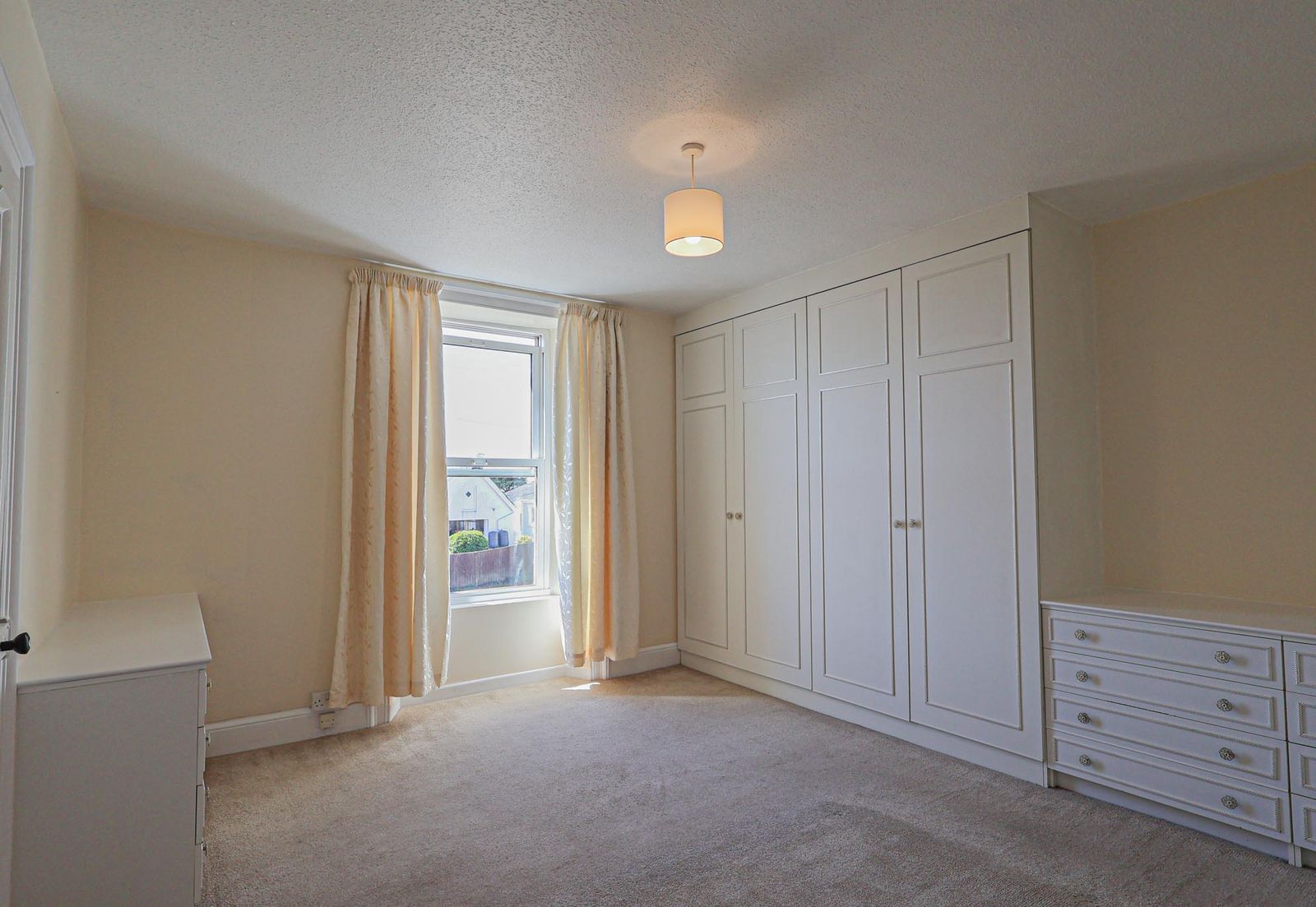 New Place photo 20