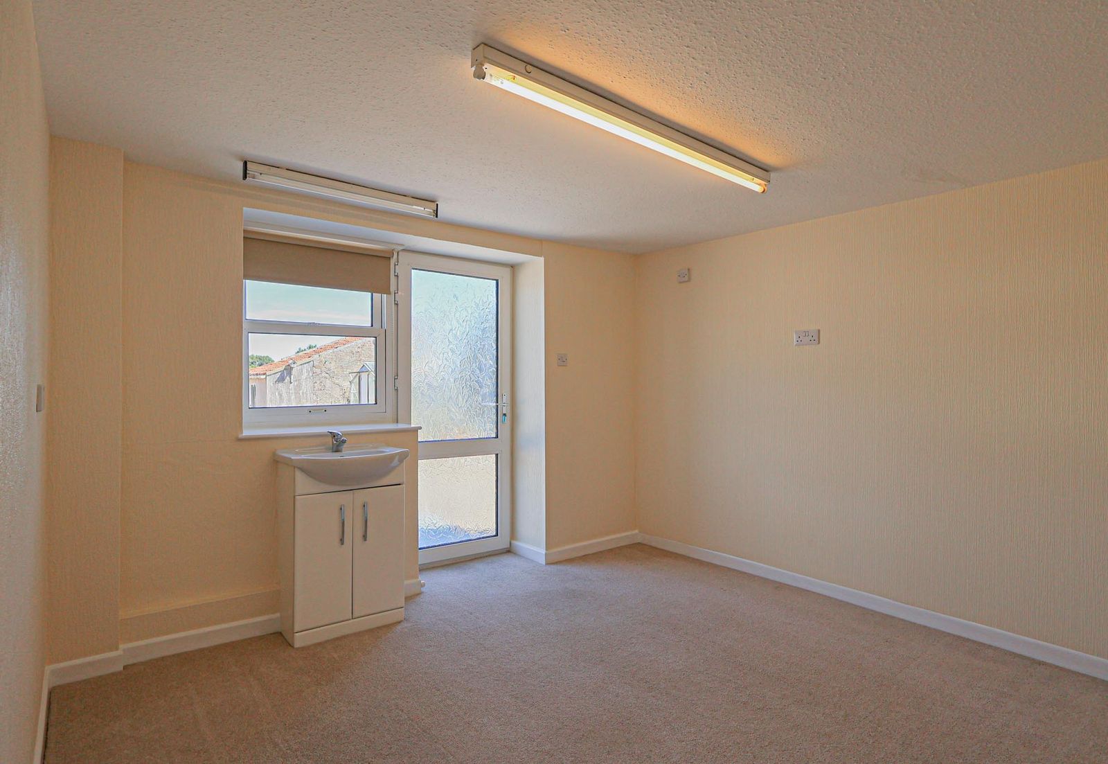 New Place photo 27