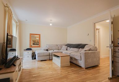 Apartment 12, Park Place photo 2