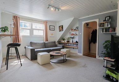 Flat 4, 29, Victoria Road photo 2