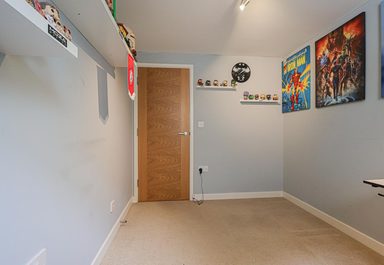 Apartment 2, Herald Court photo 14
