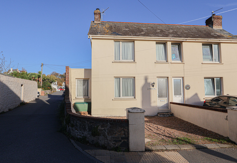 4 Inglewood Place photo 1