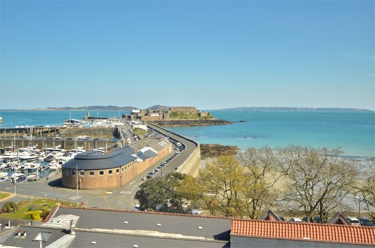 Apartment 3, Seabright photo 1