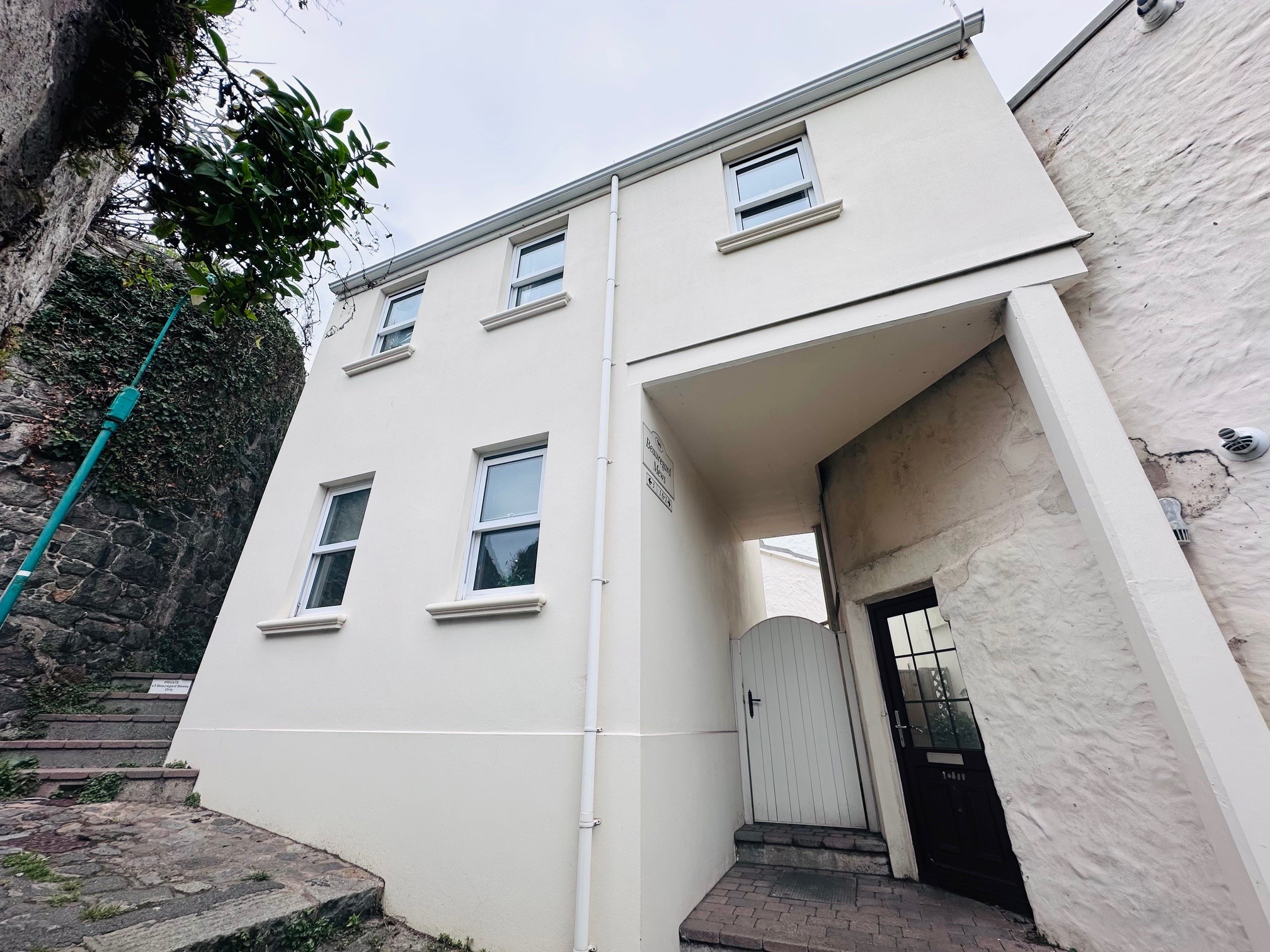 1 Beauregard Mews photo 1