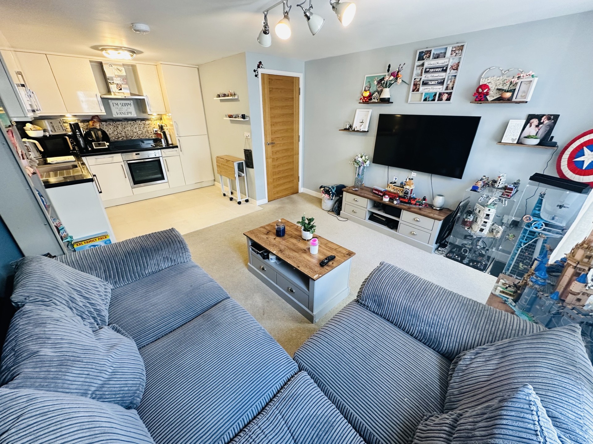 Apartment 2, Herald Court photo 5