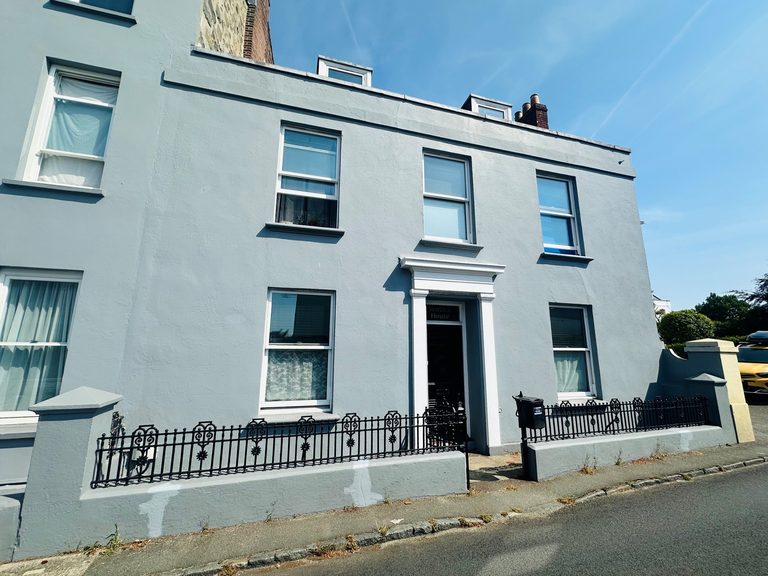 Ventnor house photo 1