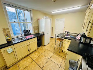 Ventnor house photo 5