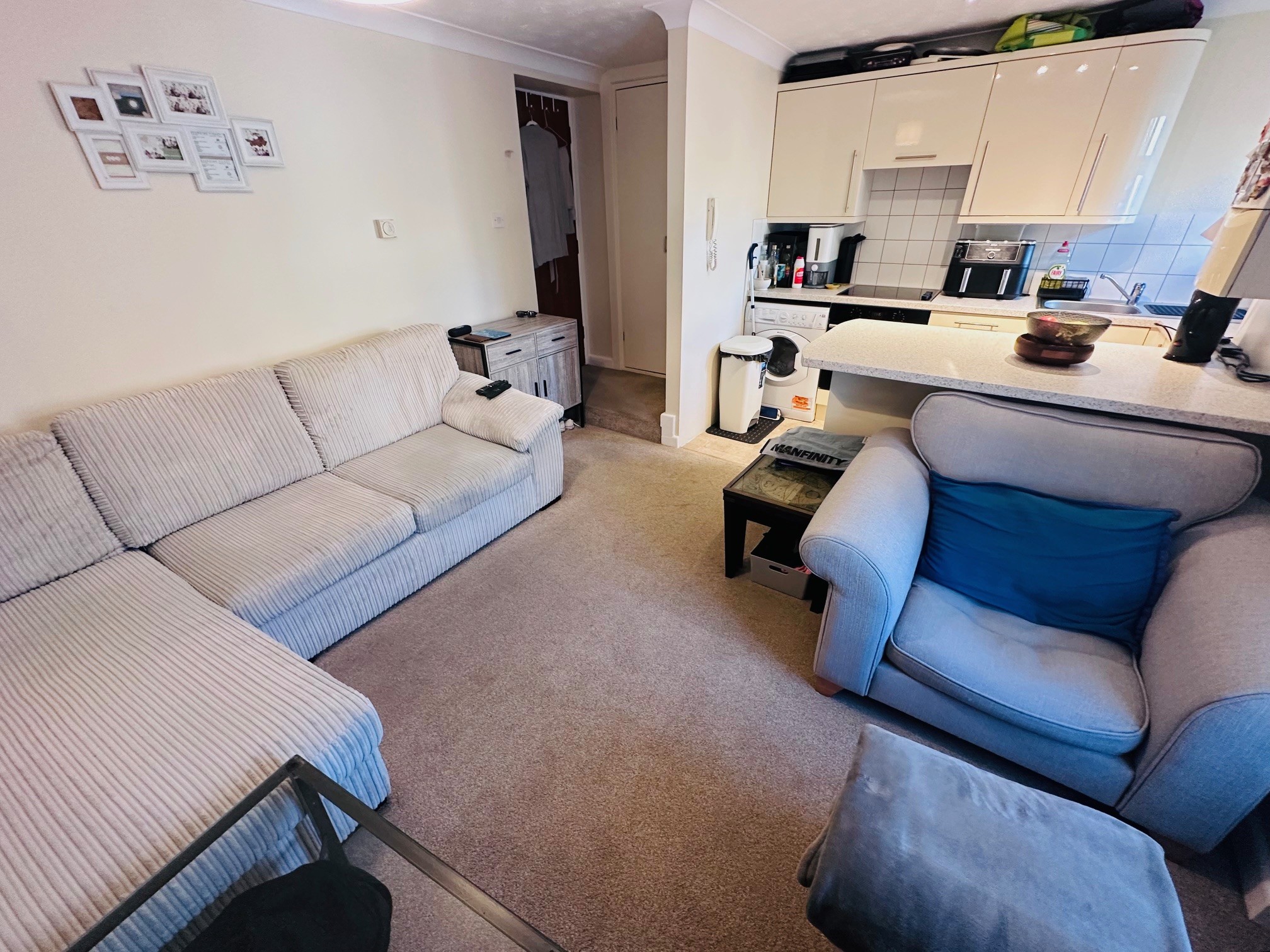 4 Laverstock Court photo 3