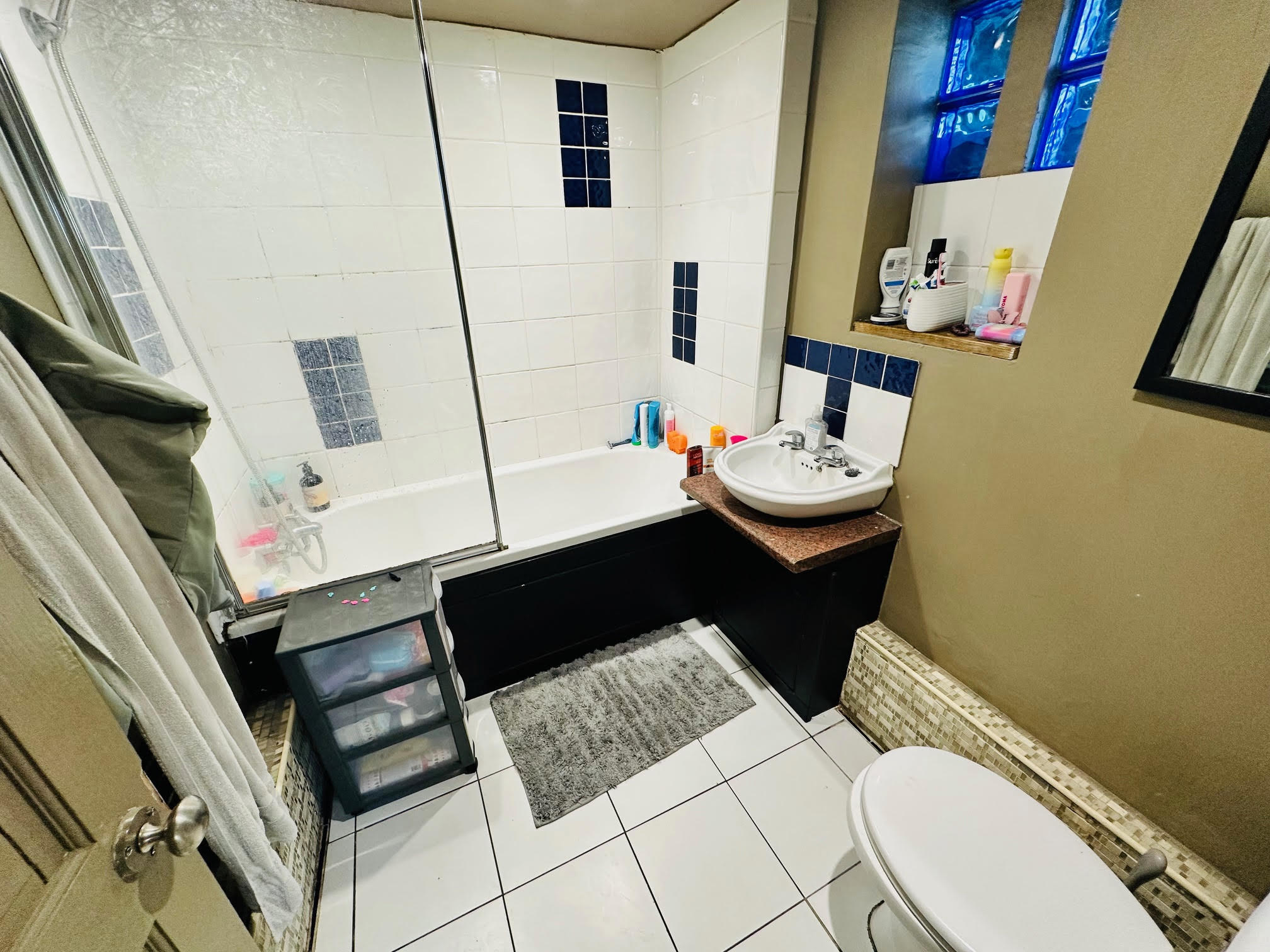 7 Westbourne Crescent photo 15