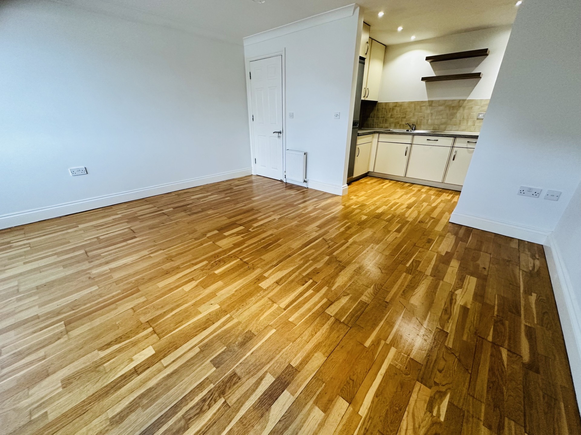 Flat 11, Park Place photo 4