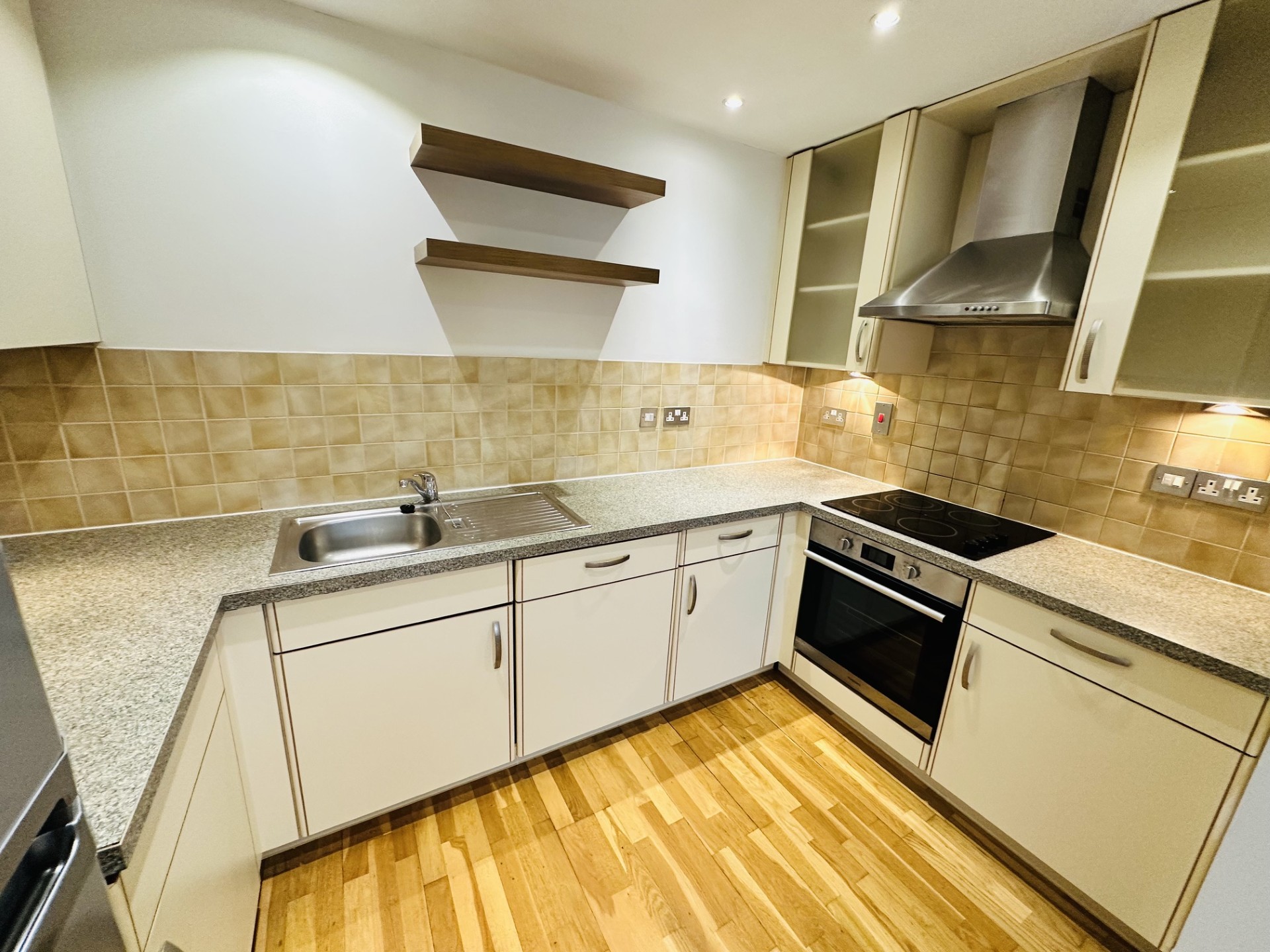 Flat 11, Park Place photo 6