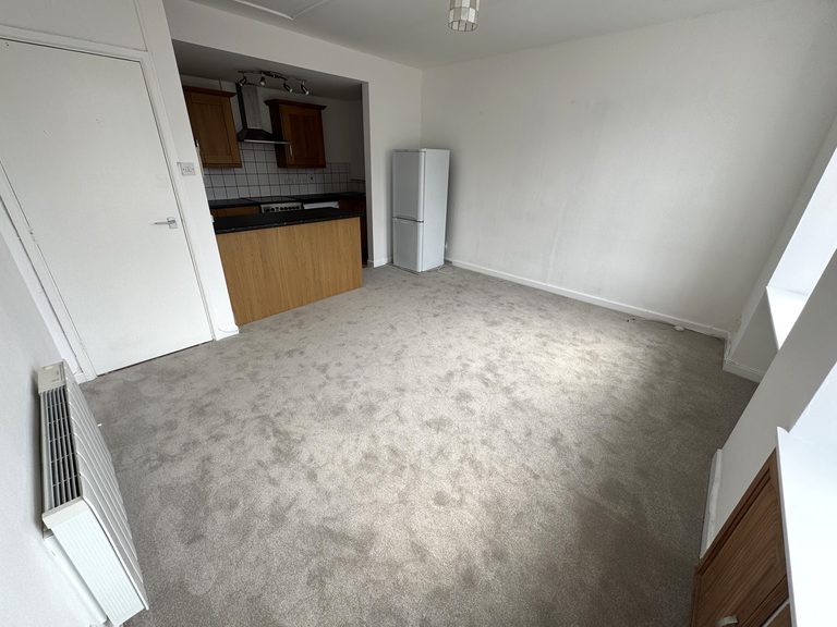 Flat 2, 9 Mill Street photo 1