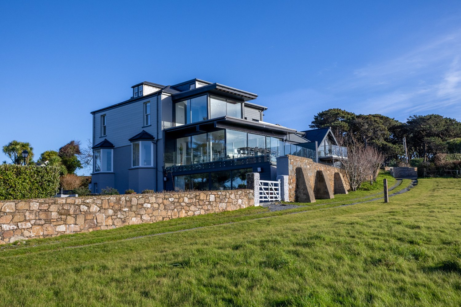 Albecq House