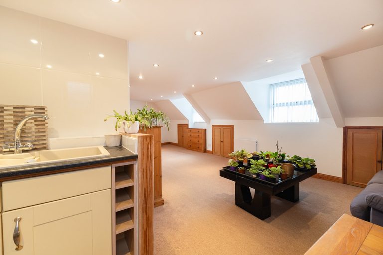 Eatonhurst - photo 6 of 18