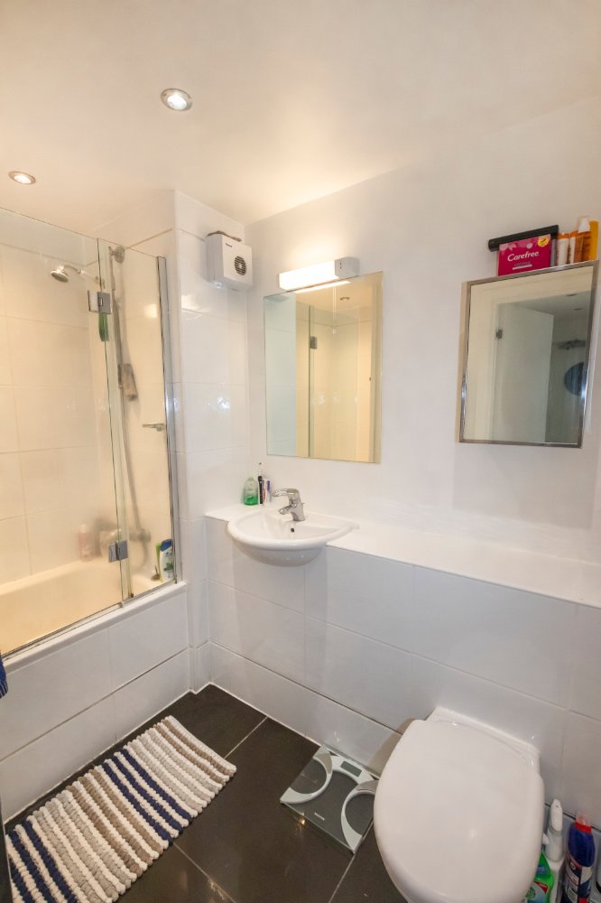 Apartment 8, La Reserve photo 10