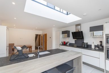 2 La Maisonette photo 6
