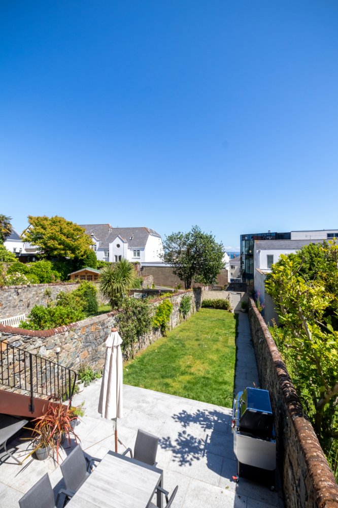 2 Clifton Terrace photo 23
