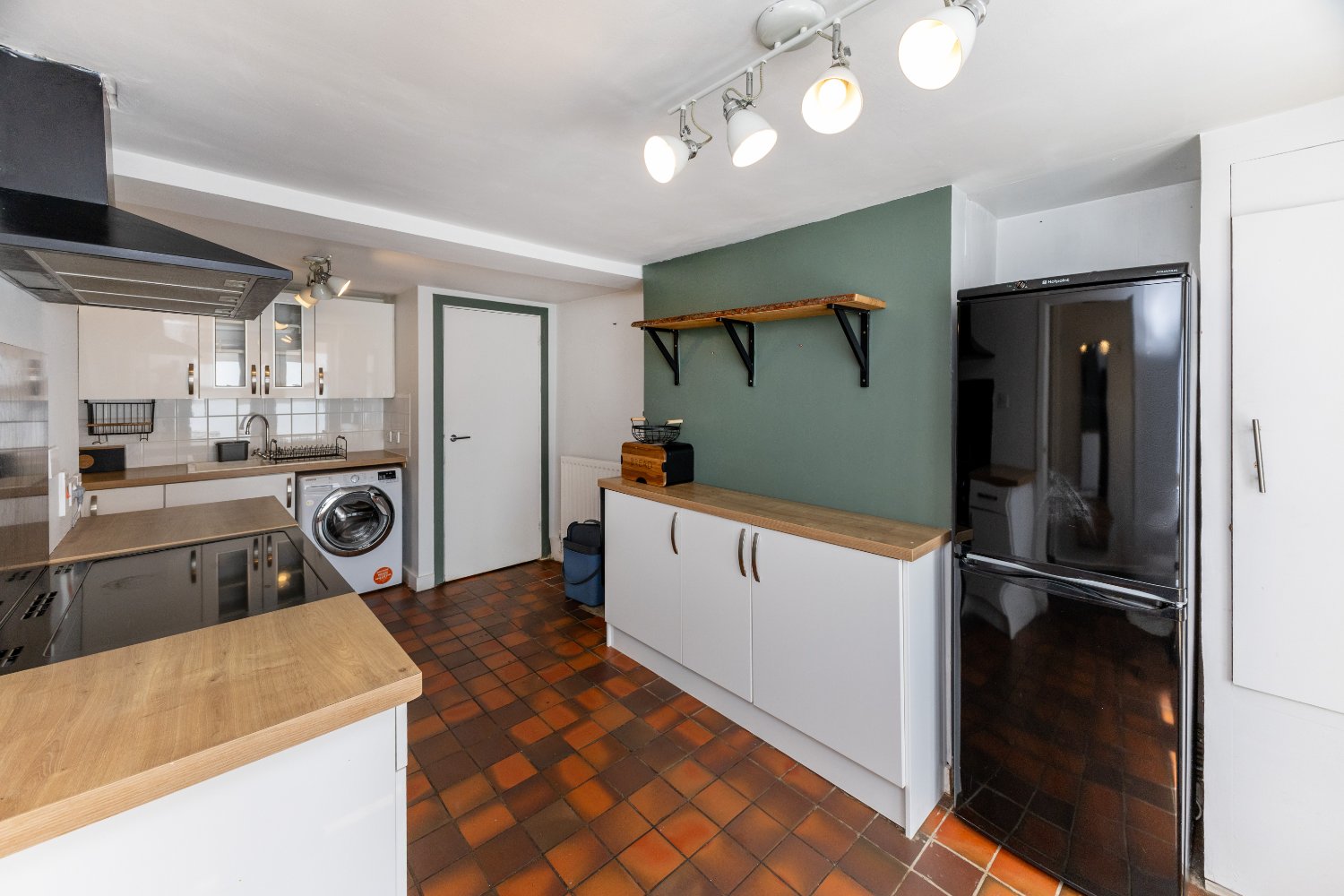 8 Upper Mansell Street photo 6