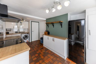 8 Upper Mansell Street photo 6