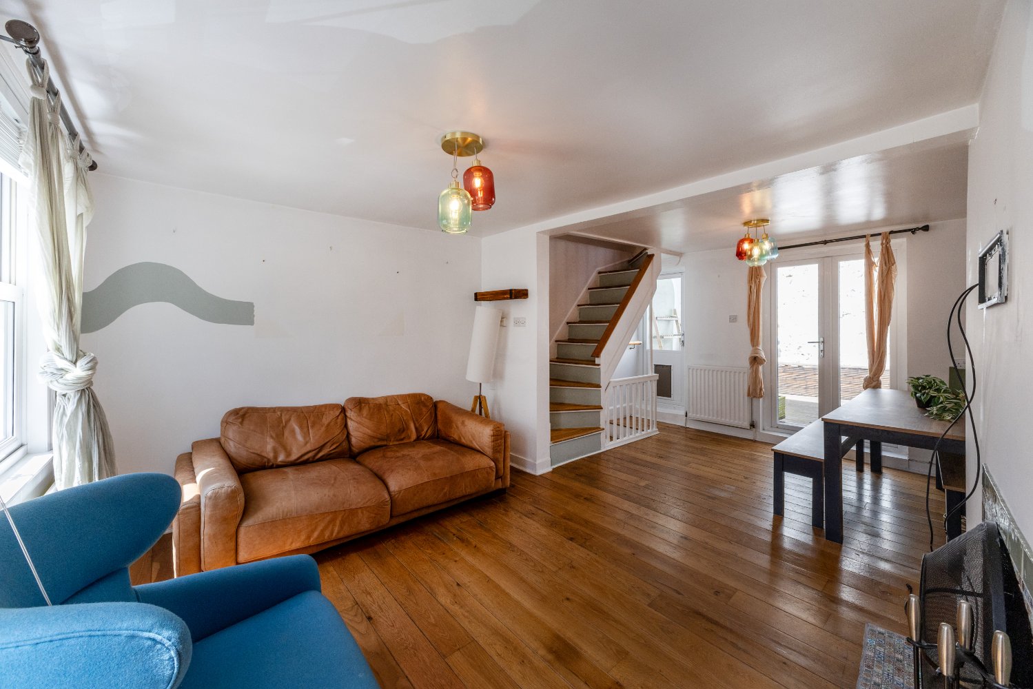8 Upper Mansell Street photo 2