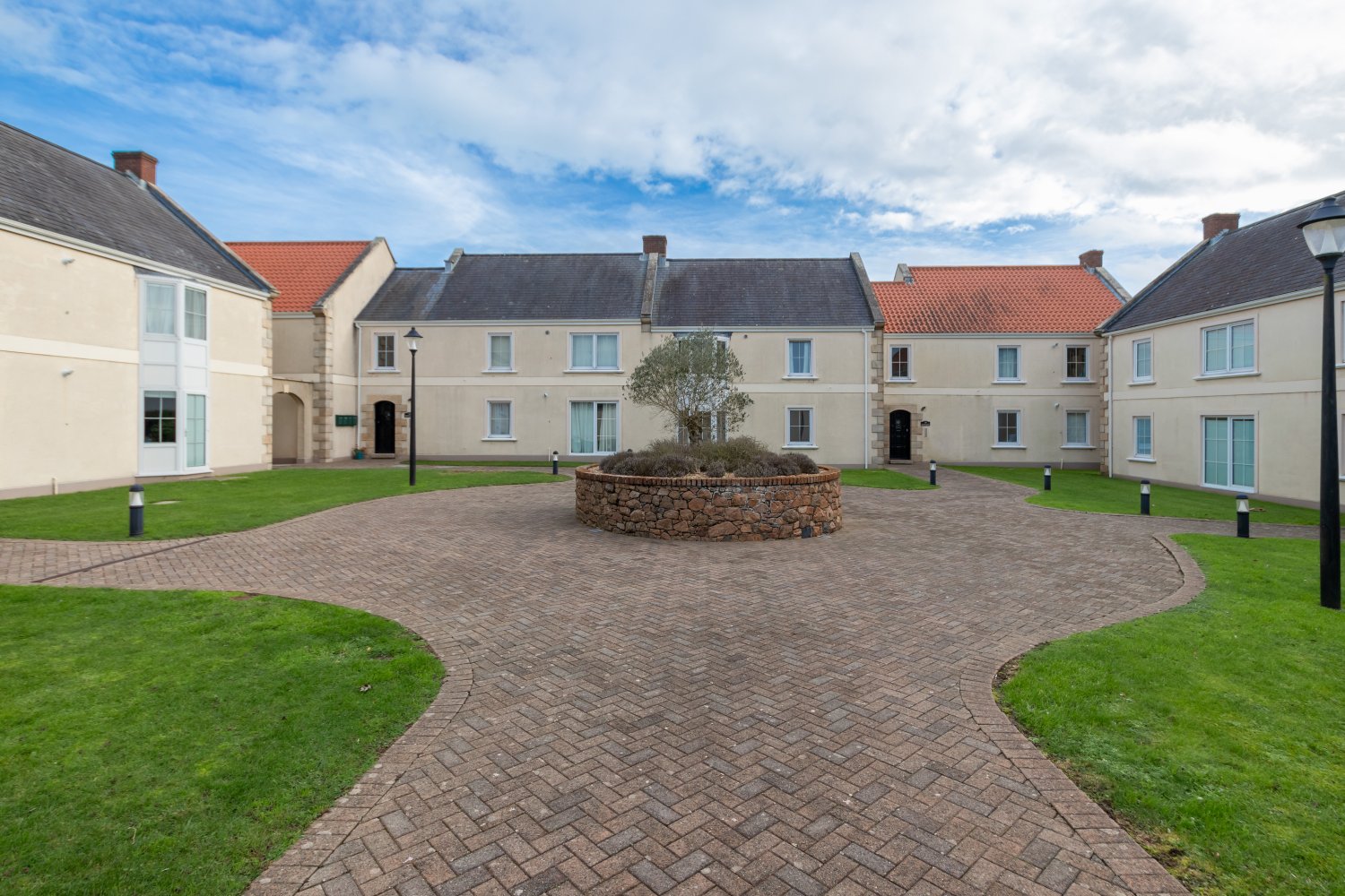 Apartment 3G St. Marys Court photo 8