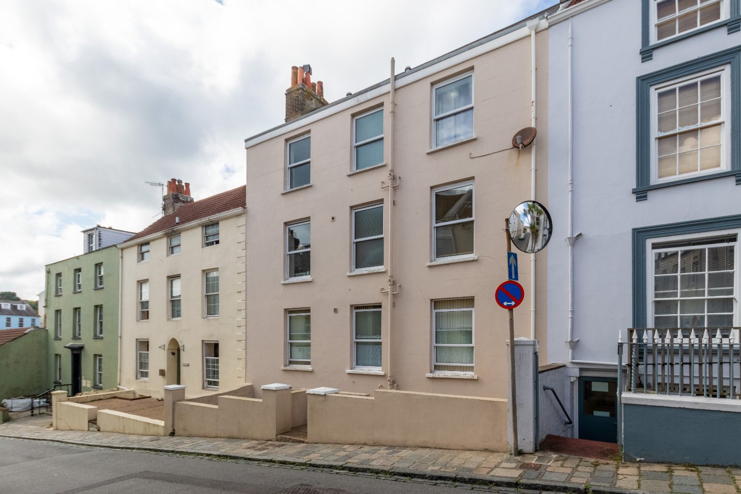 Flat 1, 15 Allez Street photo 1