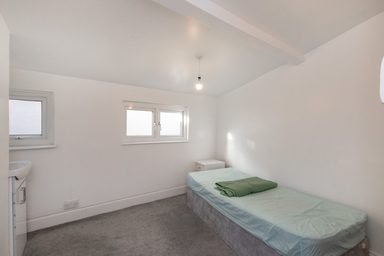 Flat 1, The Kestrels photo 5