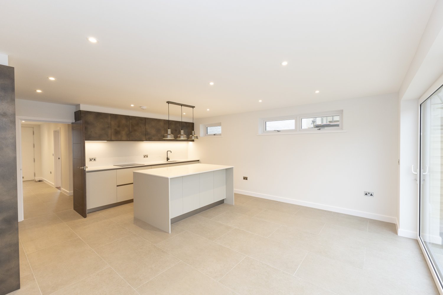 2 Cobo Sands photo 9