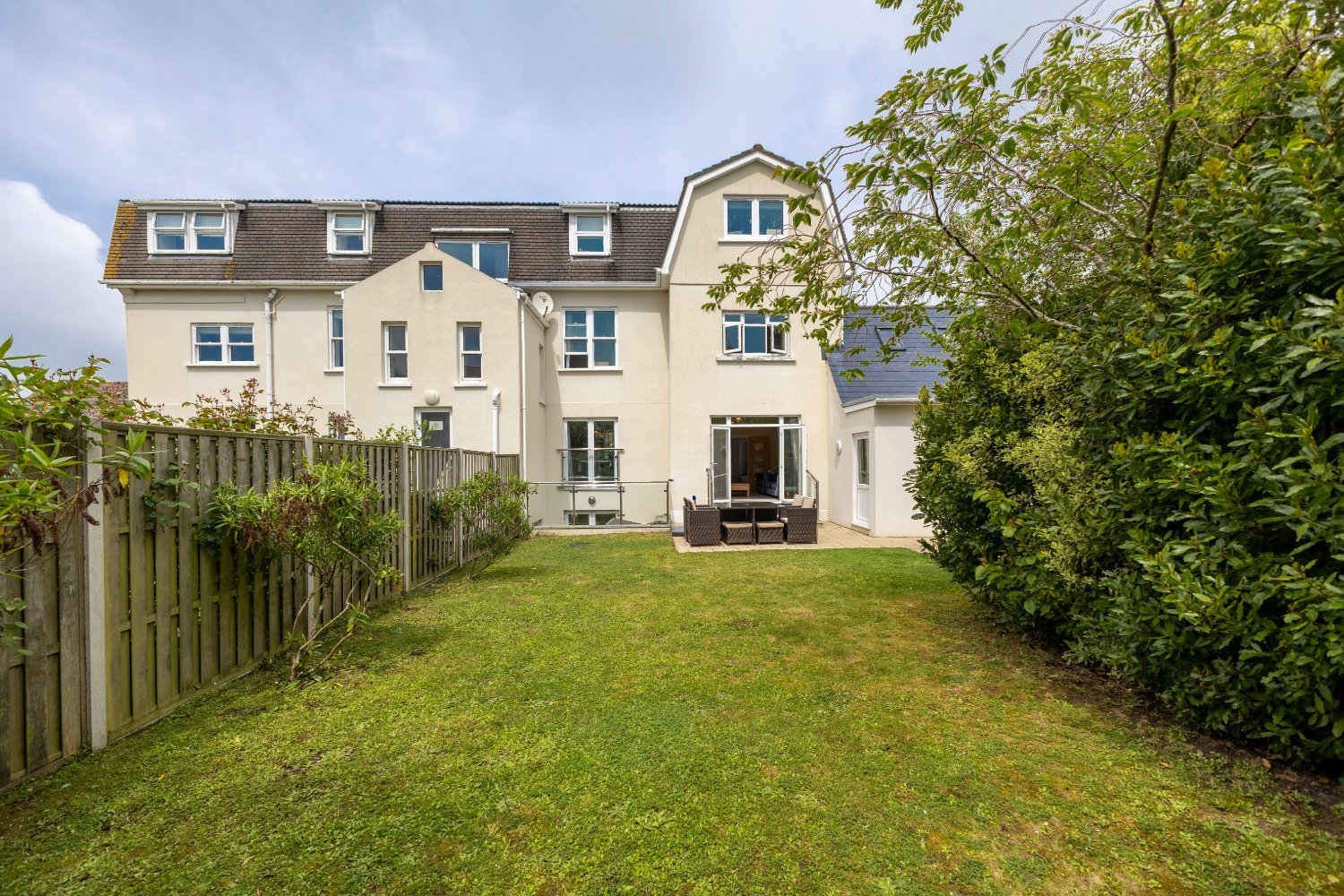 6 St Martins Court photo 26