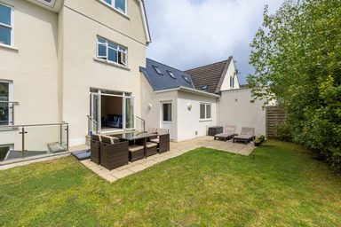 6 St Martins Court photo 27