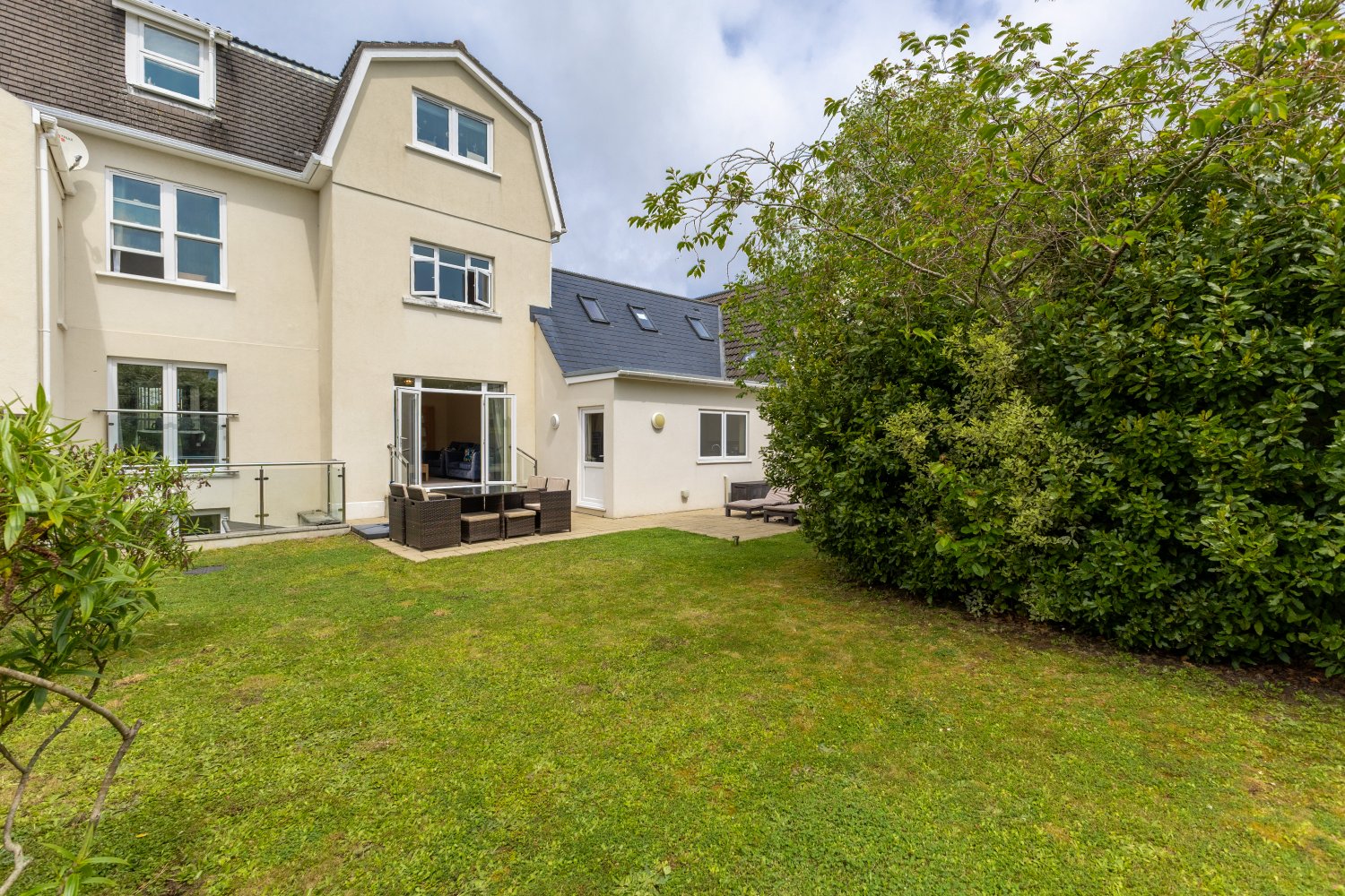 6 St Martins Court photo 3