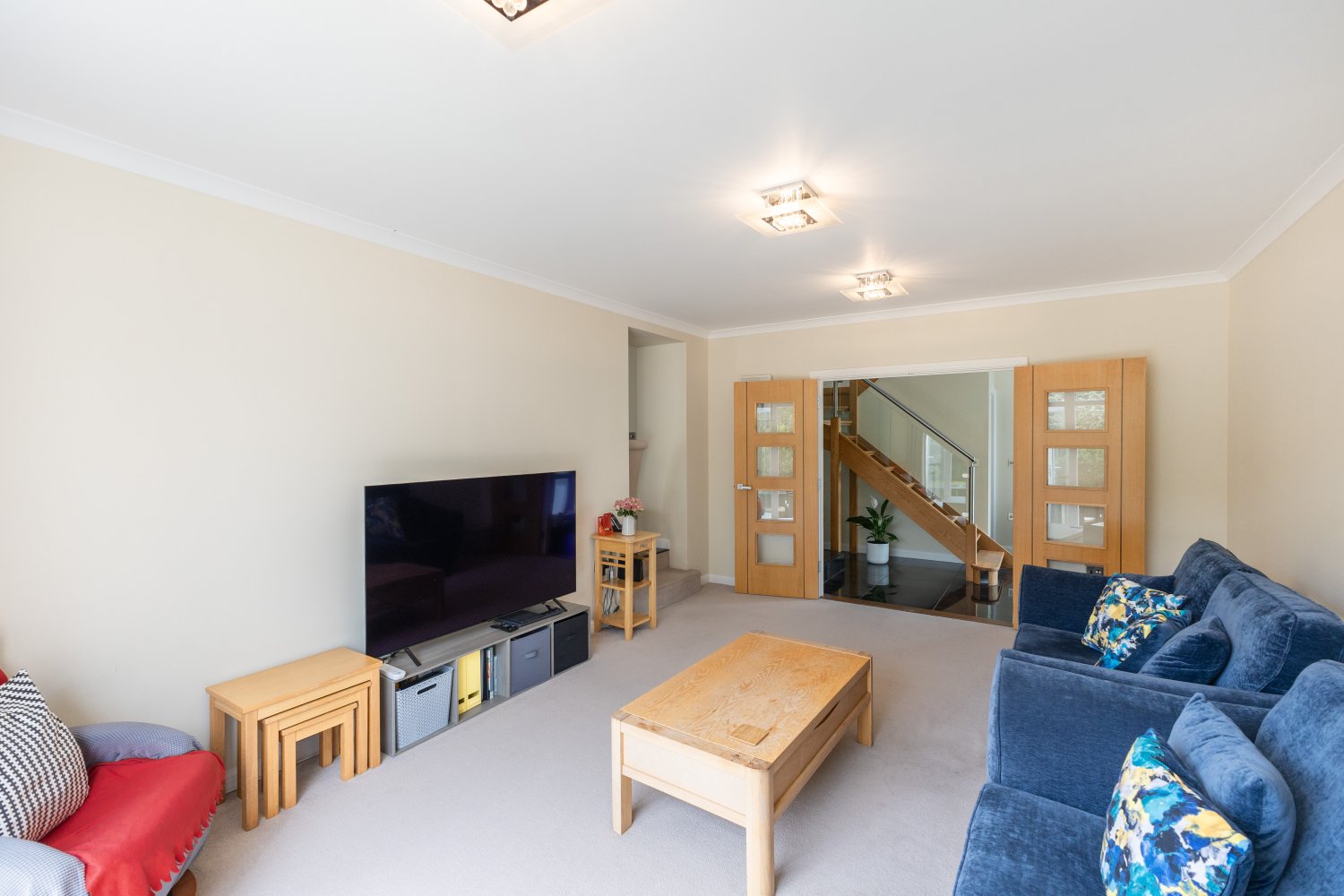 6 St Martins Court photo 5