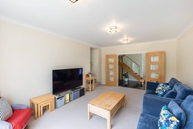 6 St Martins Court photo 5