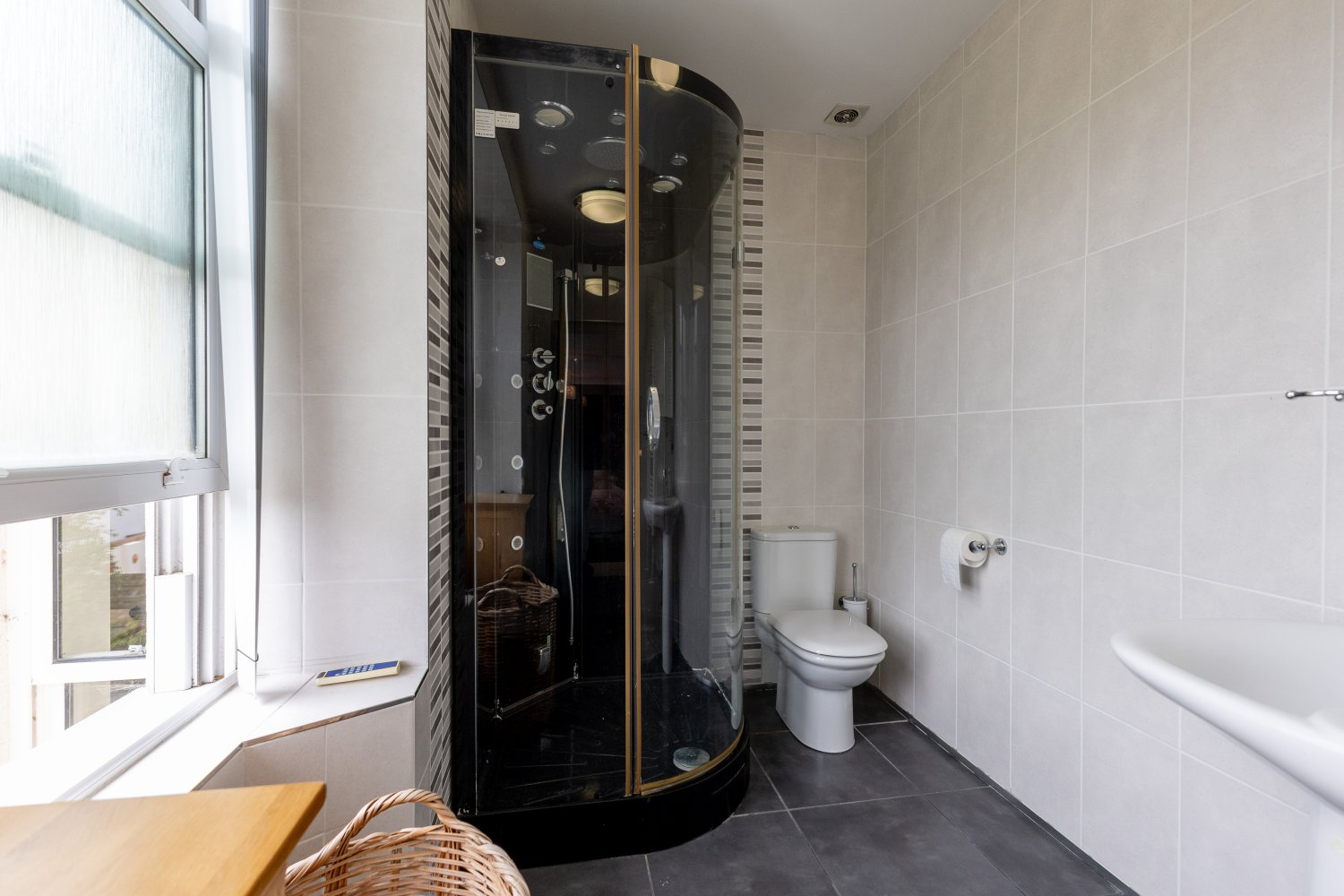 6 St Martins Court photo 25
