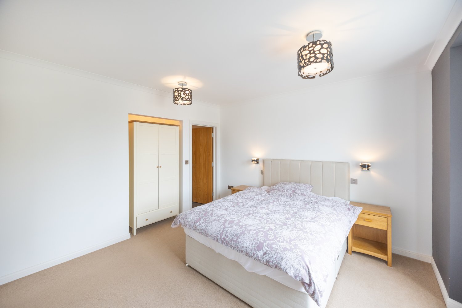 6 St Martins Court photo 19