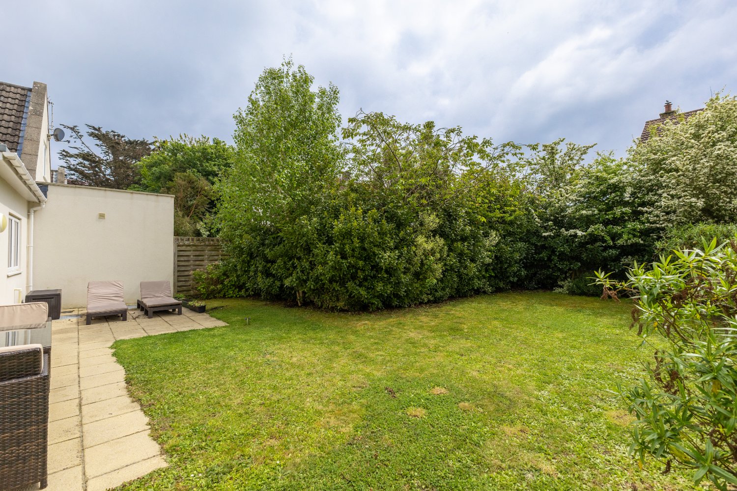 6 St Martins Court photo 28