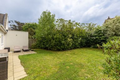 6 St Martins Court photo 28
