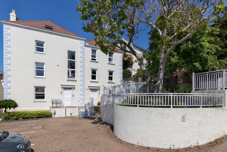 5, Mont Altier Apartments