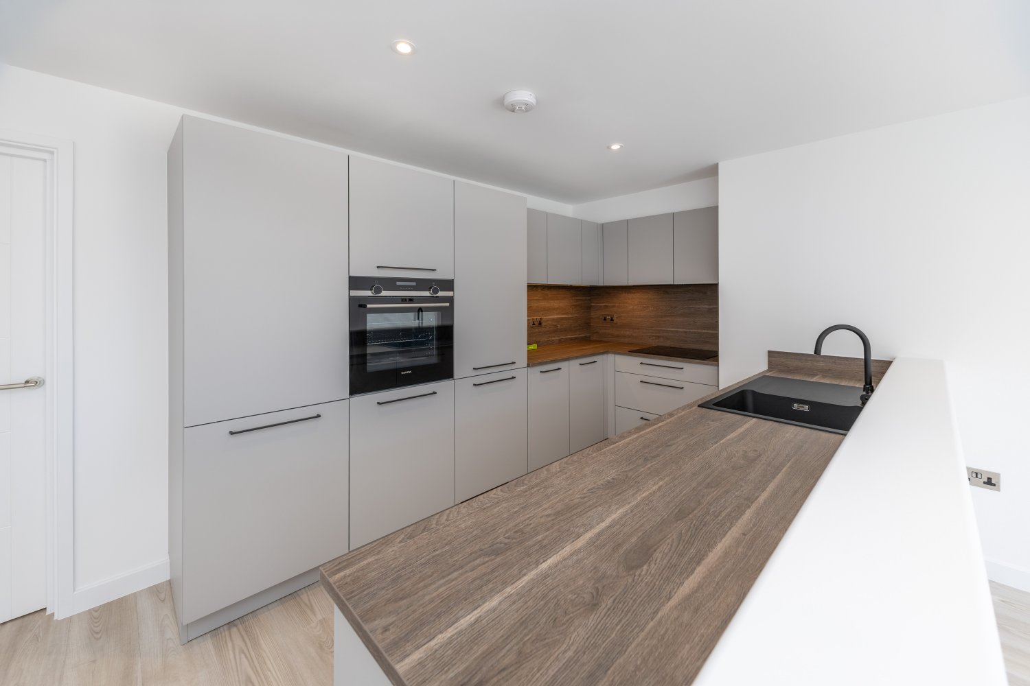 2 Mount Hermon Apartments photo 4
