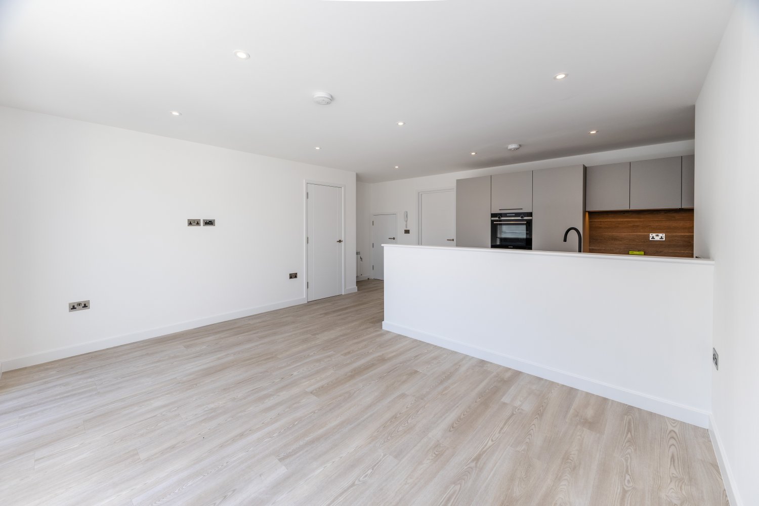2 Mount Hermon Apartments photo 6