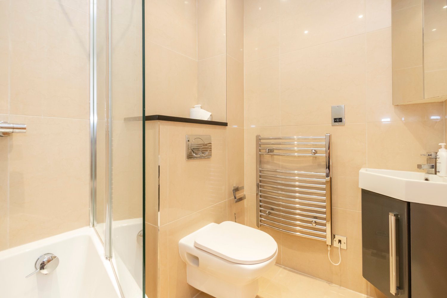 Flat 3, 4 Choisi Terrace photo 10