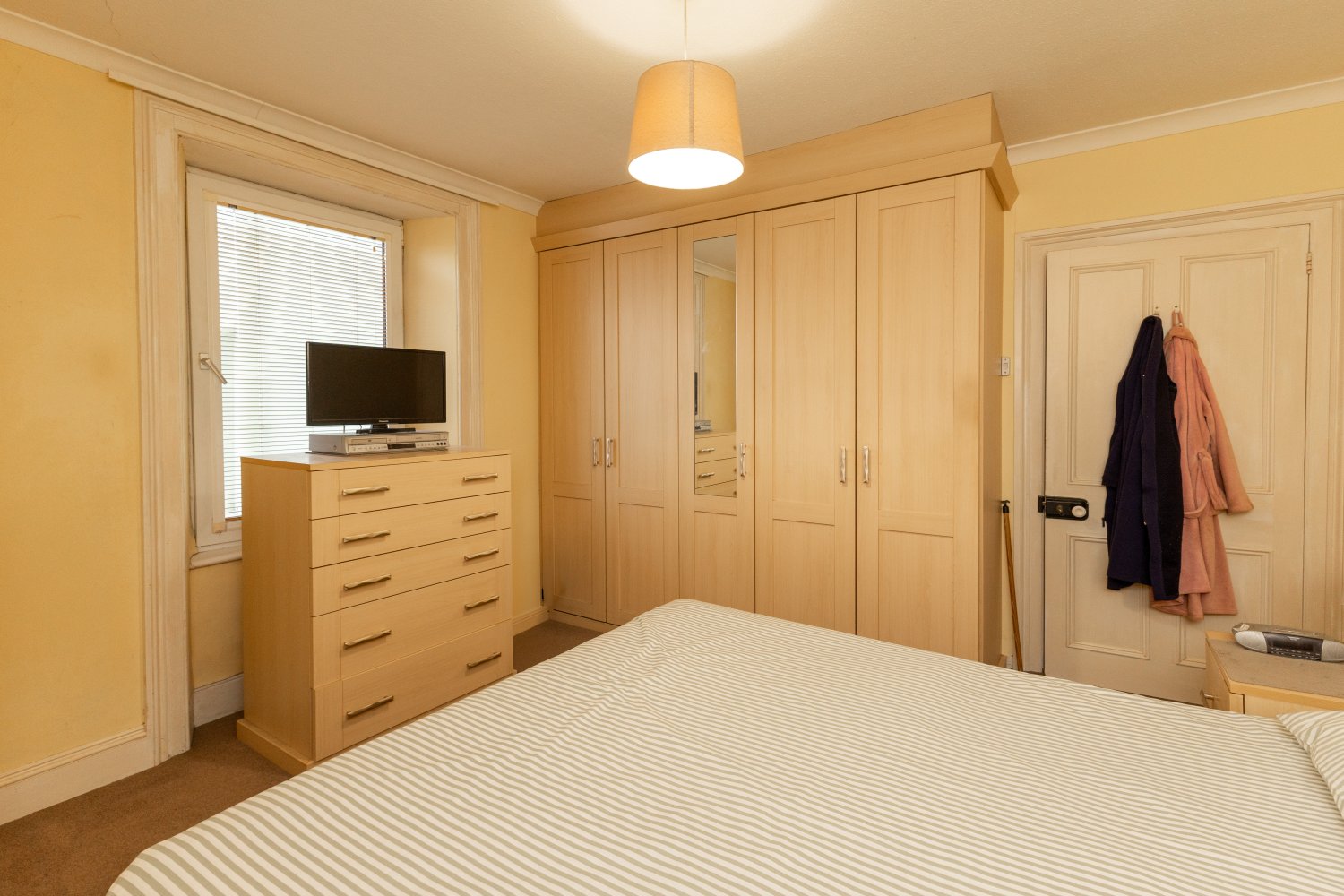 2 Hazeldene photo 13