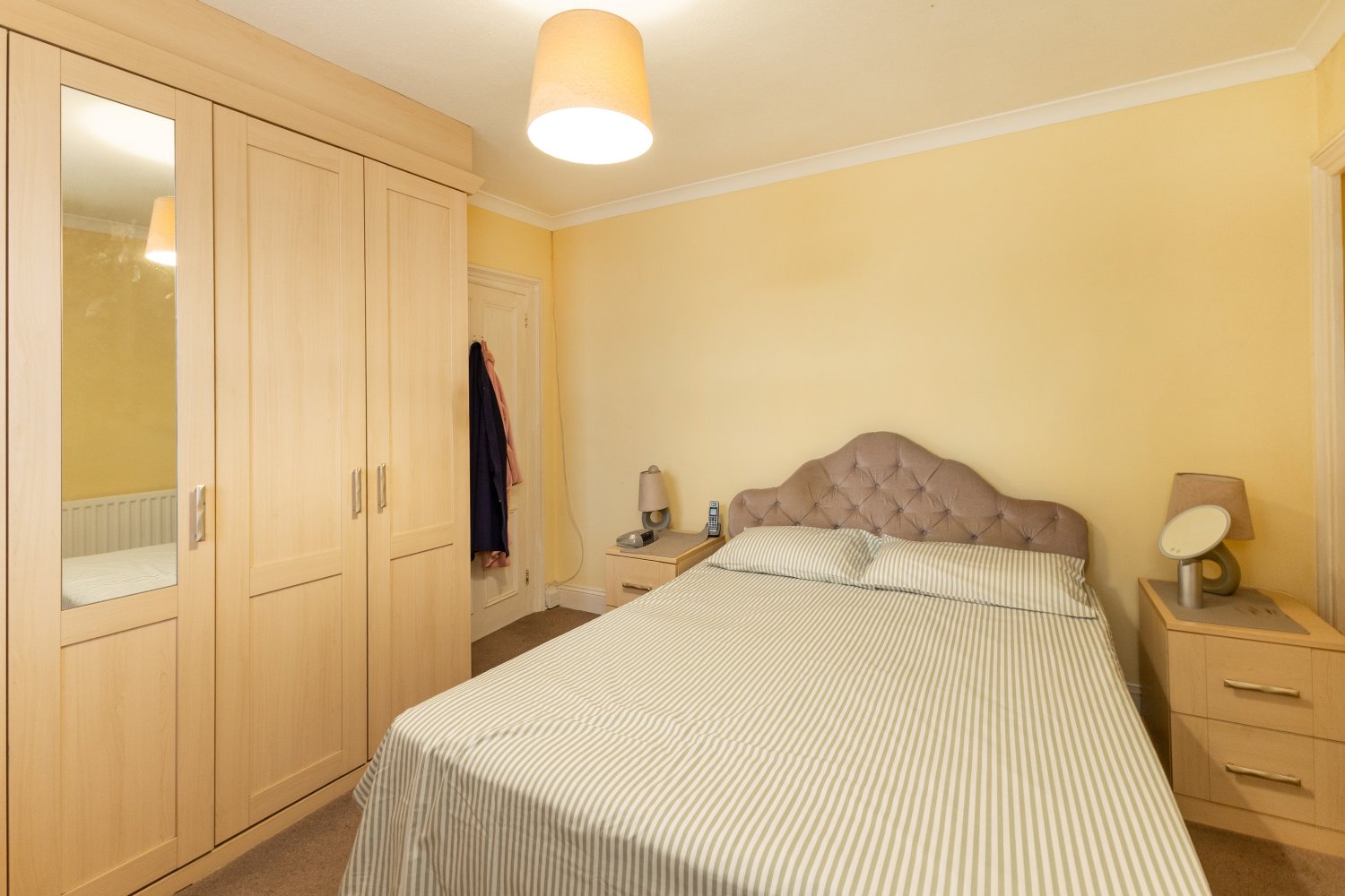 2 Hazeldene photo 12