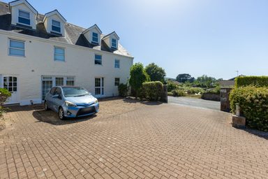 9 Belvoir House photo 10